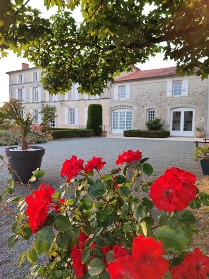 Logis Domaine Du Prieure Otel Tonnay-Boutonne Dış mekan fotoğraf